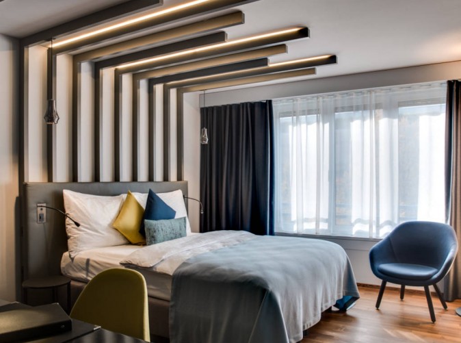 012_Schoene Aussichten TouristikParhotel_Zug3